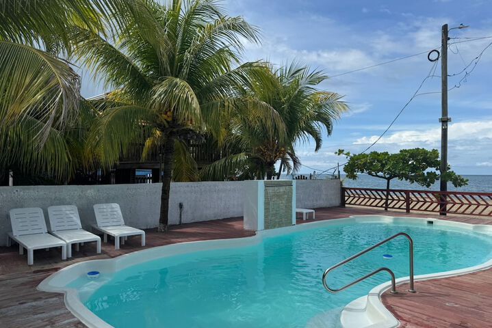 Pool 7 of 10