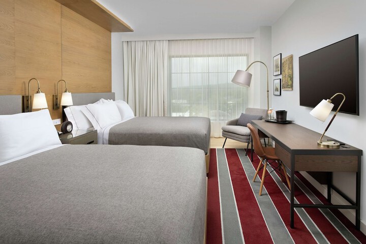 2 Queen Beds (4 of 9)