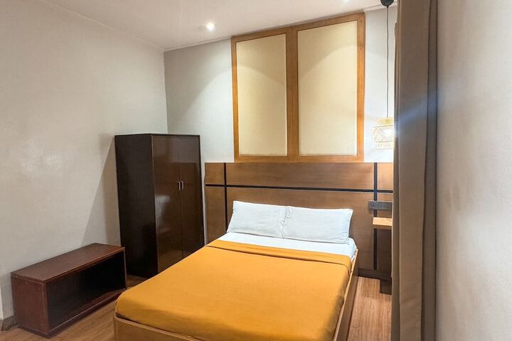 Room 17 of 35