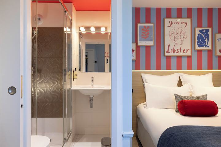 Room 7 of 75