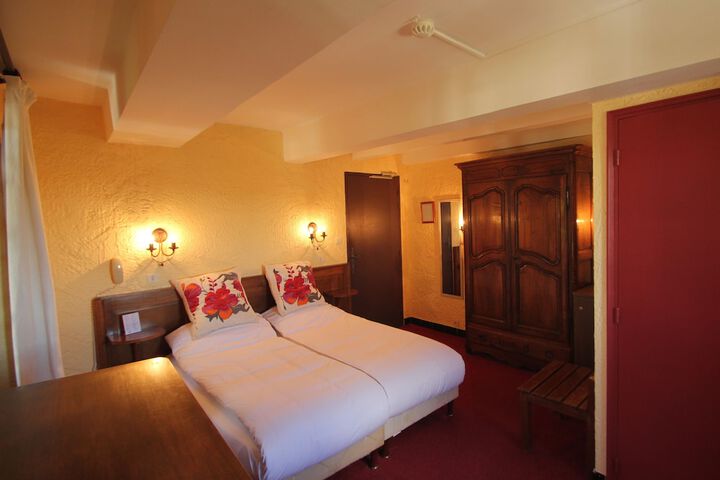 Room 19 of 64