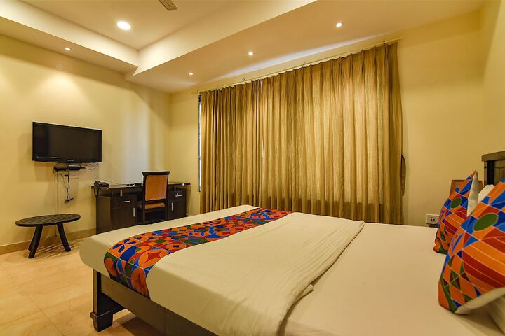 Room 17 of 27