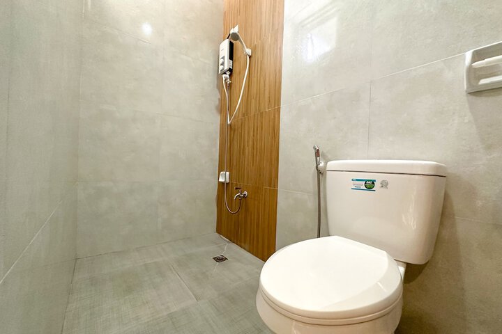 Room 32 of 43