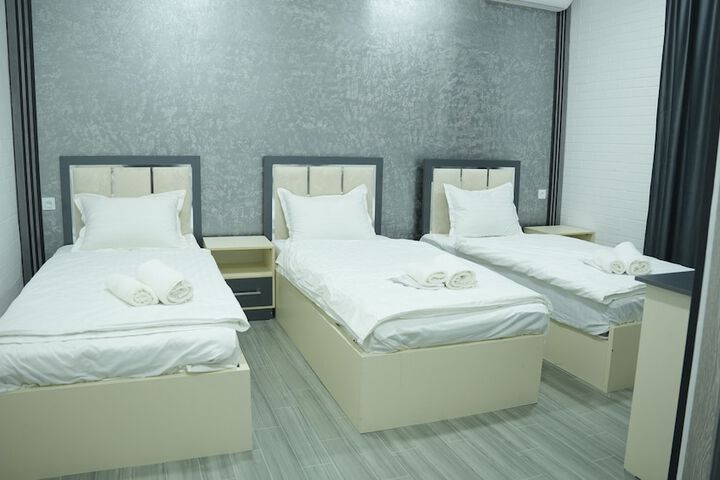 Room 6 of 11