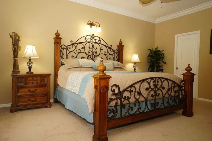 Room 4 of 19