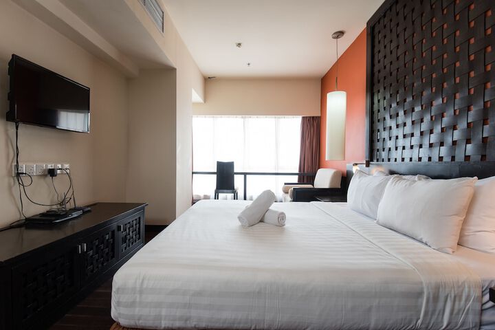 Room 16 of 77