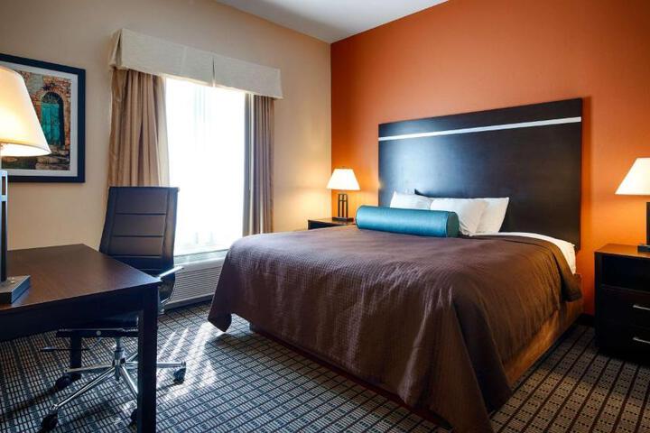1 King Bed (7 of 13)