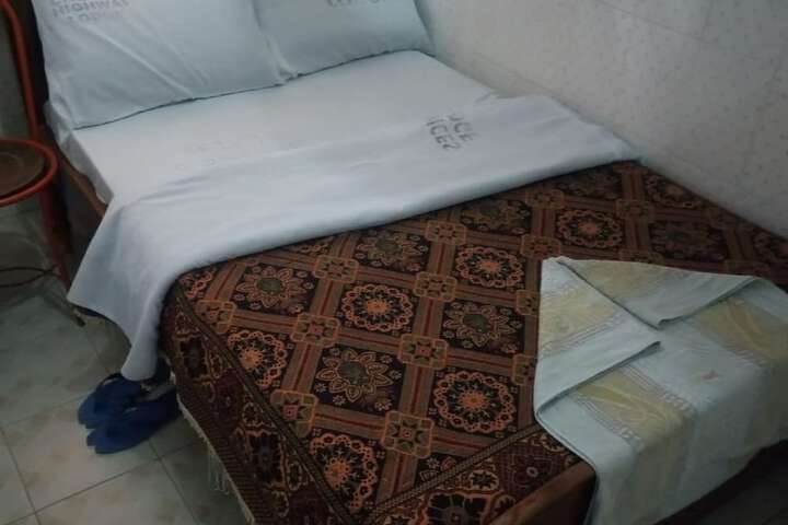 Room 6 of 31