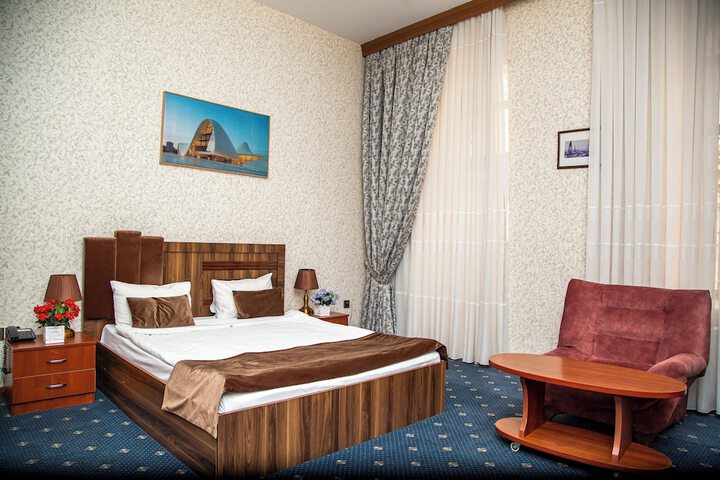 Room 16 of 42