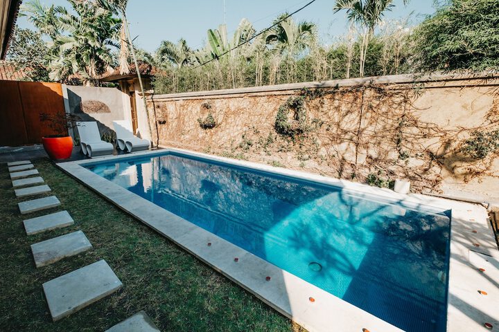 Hotel with Pool