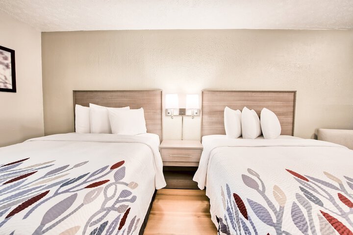 2 Queen Beds (9 of 9)