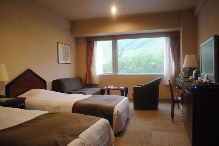 Room 14 of 240
