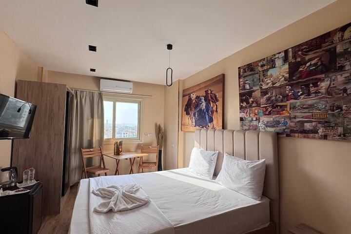 Room 4 of 31