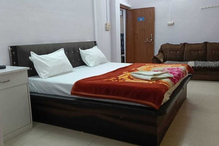 Room 9 of 21
