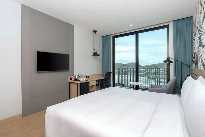 Room 40 of 142