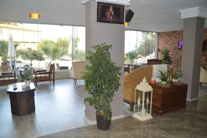 Hotel Interior 6 of 39