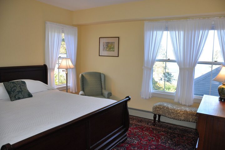 Room 4 of 15