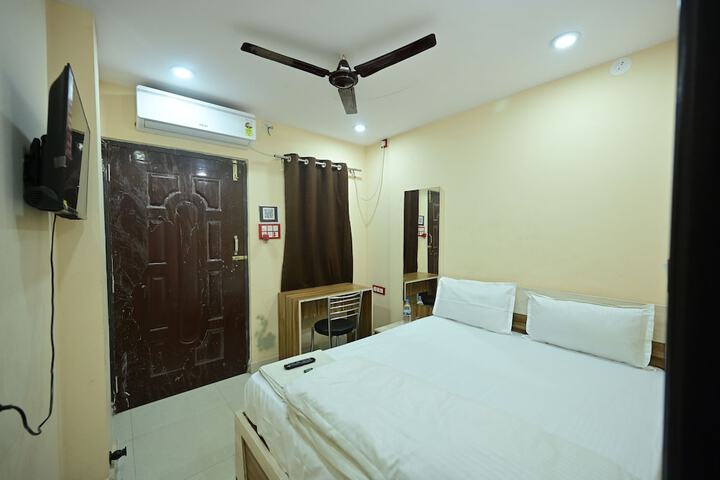 Room 27 of 63