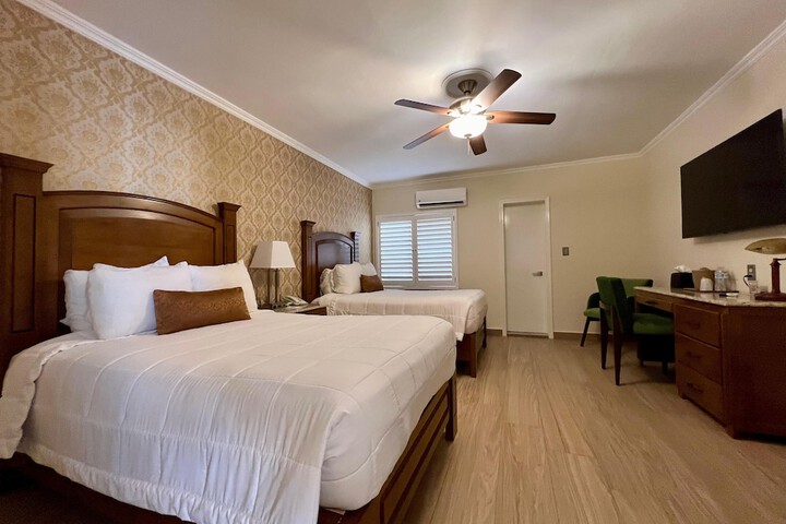Room 12 of 22