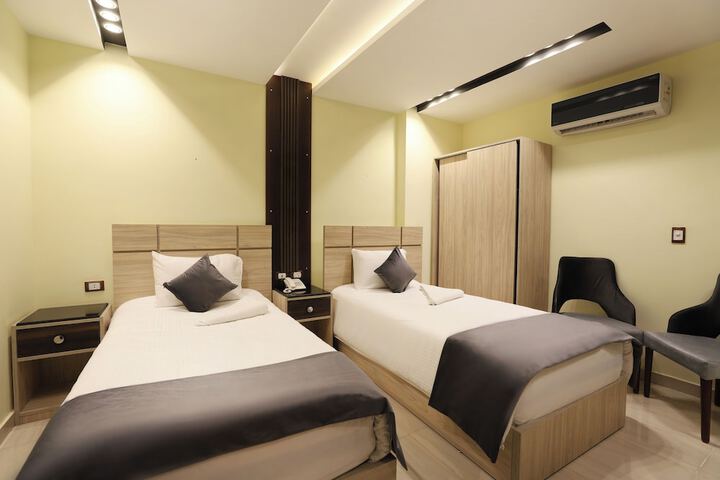 Room 4 of 31