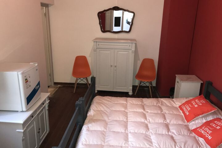Room 5 of 52