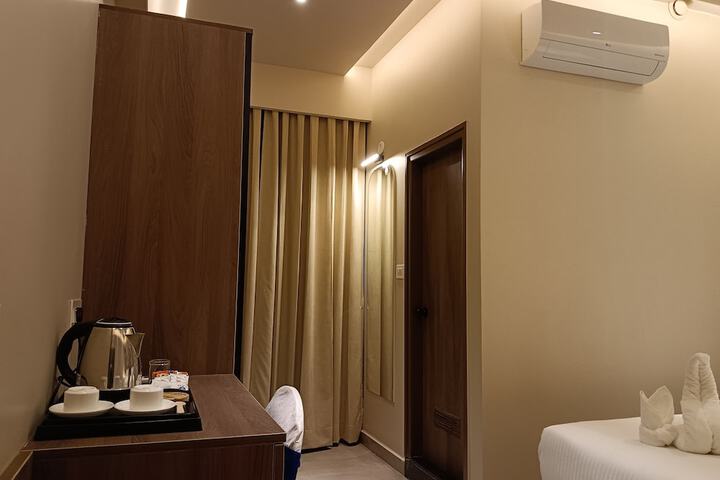 Room 12 of 60