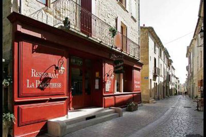 LHOSTELLERIE PROVENÃALE
