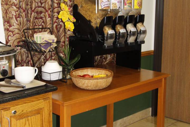 Breakfast/Coffee Service 29 of 60