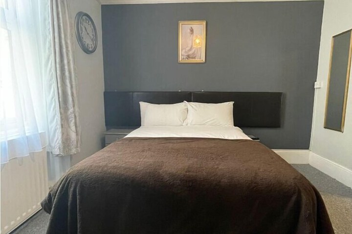 Room 12 of 74