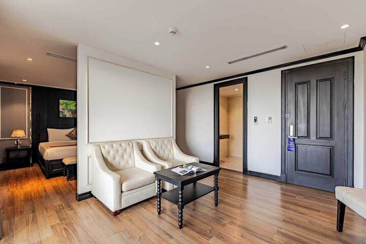 Room 13 of 65