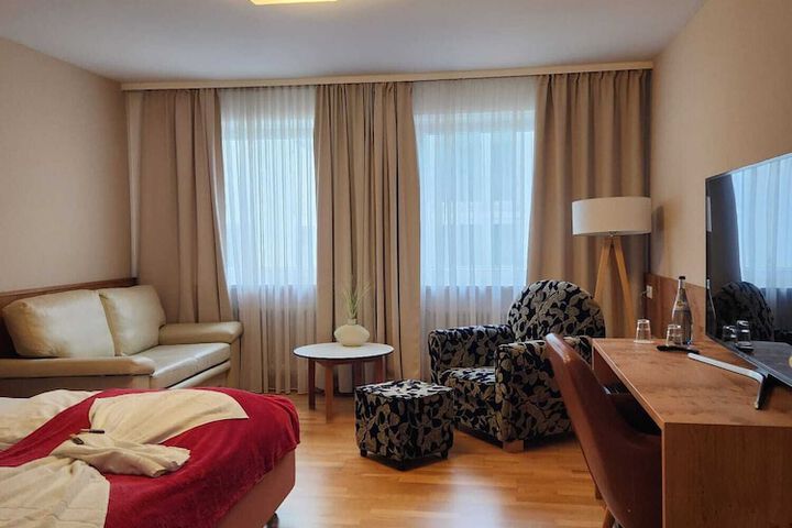 Room 32 of 51