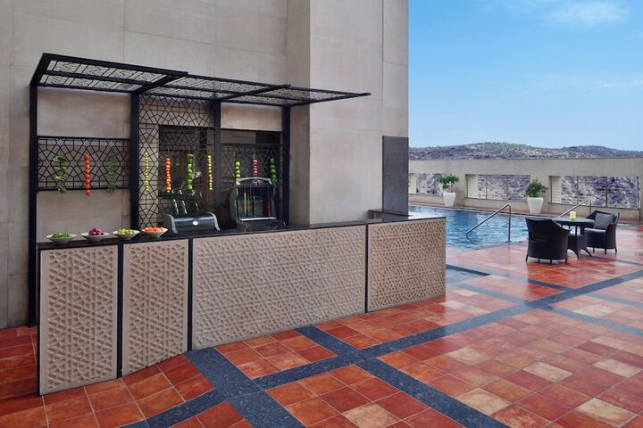 Pools & Facilities