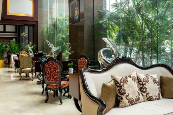 Lounge 139 of 163