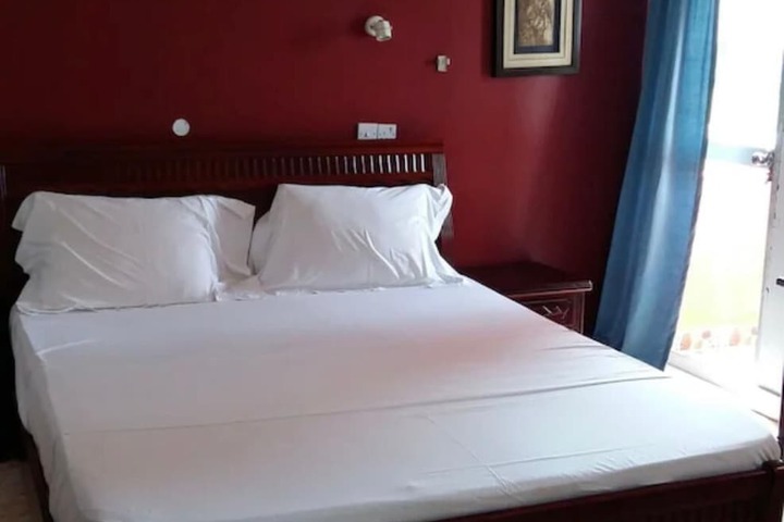 Room 3 of 8