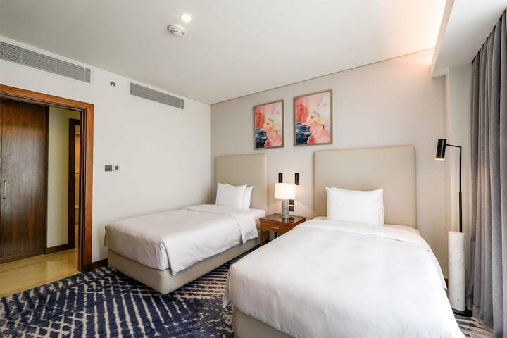 Room 35 of 106