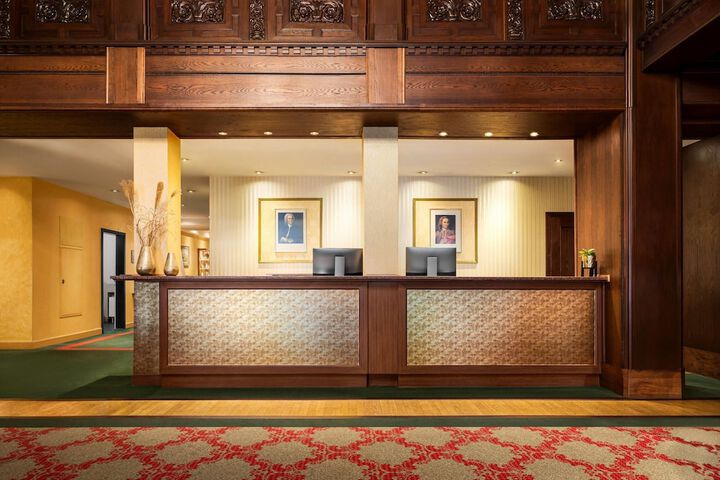 Guest Lobby