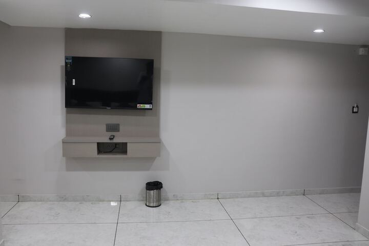 Room 16 of 25