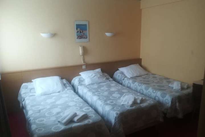 Room 8 of 48