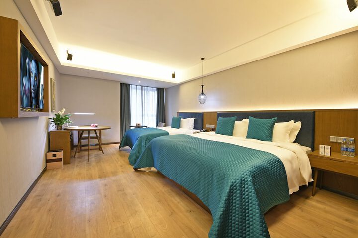 Room 4 of 4