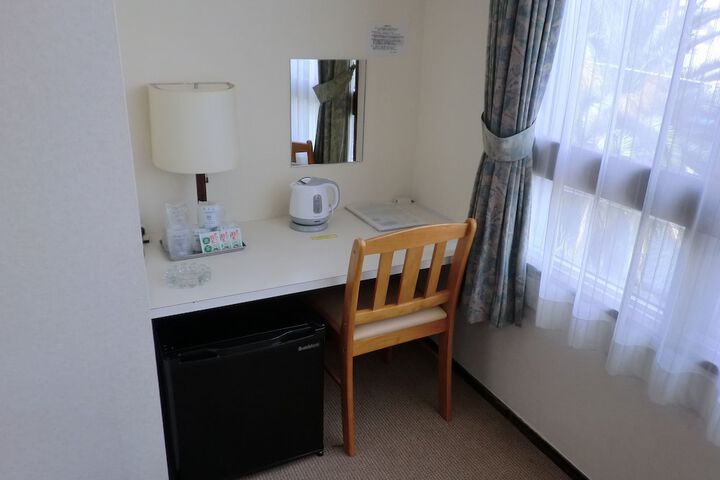 Room 9 of 24