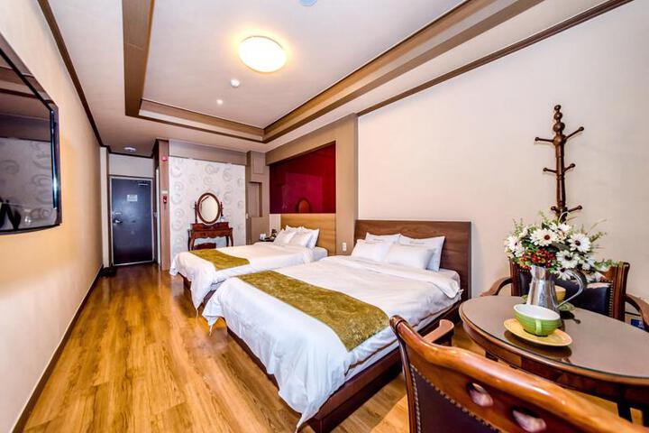 SKY LEADERS HOTEL