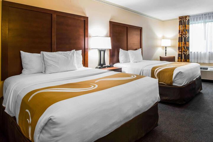 2 Double Beds (4 of 7)