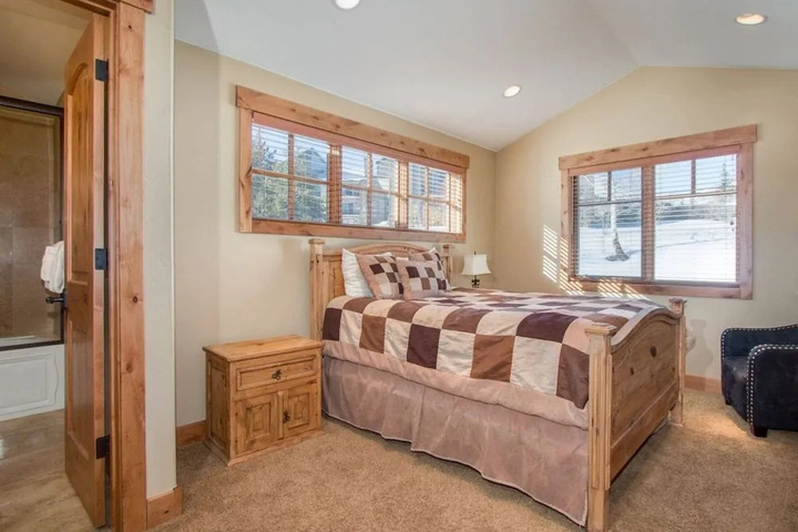 Room 4 of 19