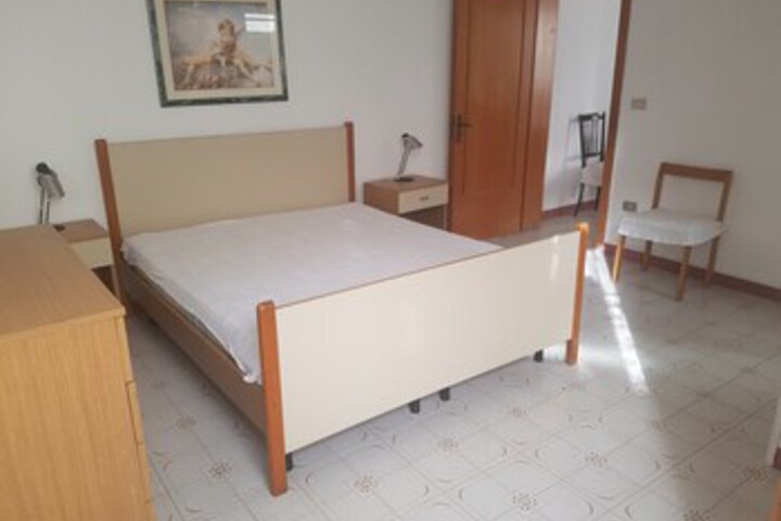 Room 29 of 32