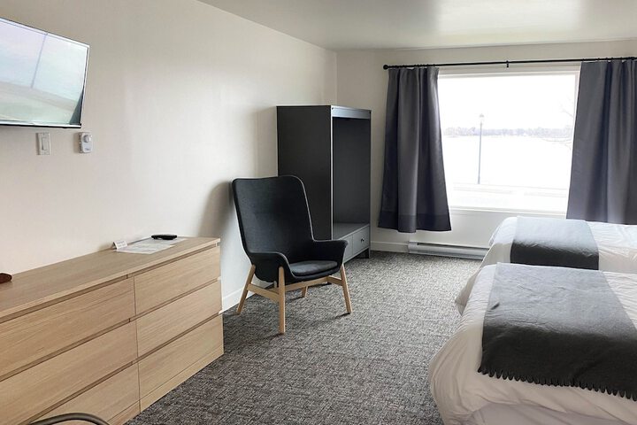 Room 28 of 34