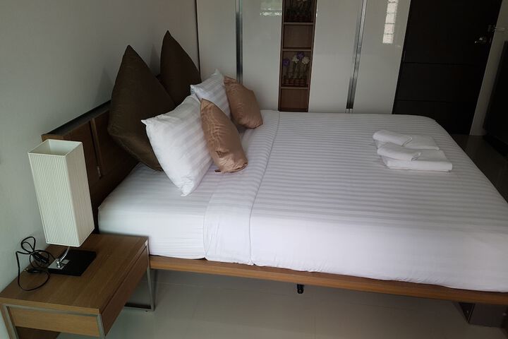 Room 8 of 34