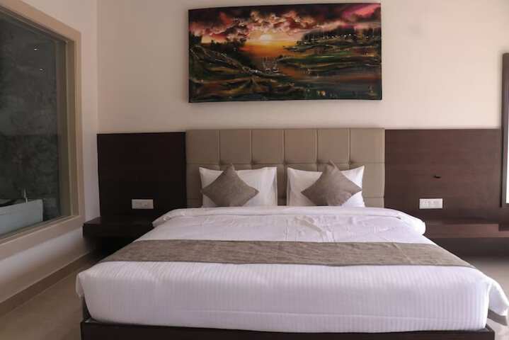 Room 17 of 51