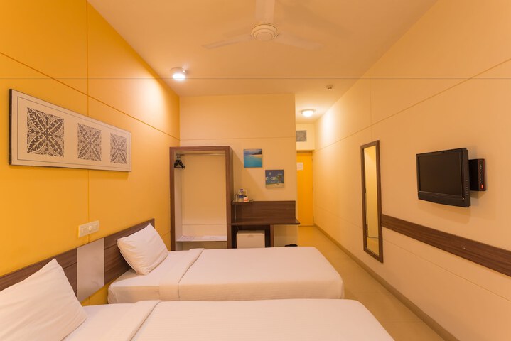 Room 12 of 37