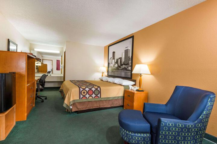 Standard King Bed Accessible (8 of 15)