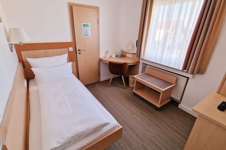 Room 4 of 53